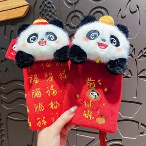 MMLUCK คำอวยพรปีใหม่ ซองจดหมายผ้าปักแพนด้าสีแดง ผ้าปักลาย กระเป๋า Crossbody กระเป๋าเงินแบบ2025 แบบดั้งเดิมดั้งเดิม งานปัก กระเป๋าเงินสำหรับปีใหม่ งานแต่งงานแบบจีน