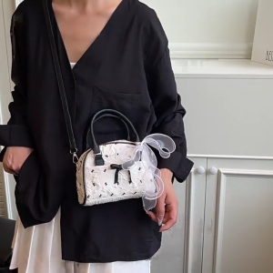 ริบบิ้นสไตล์ทันสมัยธนูสายคล้องคอแบบถอดได้กระเป๋าสะพายข้างภายในขนาดเล็กกระเป๋าเงินสะพายไหล่กว้างสำหรับกุญแจโทรศัพท์เครื่องสำอาง