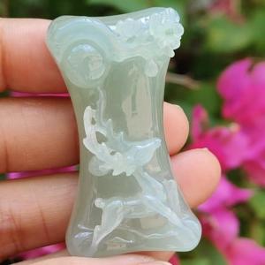 Highly Translucent faint green Old Mine with Specific Gravity 3.34 Carved as deer with very fine grain and good translucency Natural Type A Jadeite Pendant / Collection with NGI Gemstone report weight 140.16 grams 47.50 * 26.75 * 13.29 mm (pendant131)