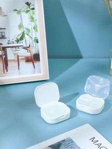 Small medicine box portable mini three meals a day sealed and moisture-proof seven days a week carrying medicine and medication packaging and storage box