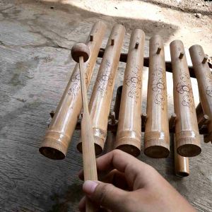 Gambang Bambu Kolintang Bambu Calung Bambu Alat Musik Tradisional dari Bambu Ukuran Besar 8 Nada