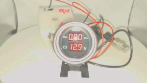 EO-1770 SIHAI LCD DIGITAL ENGINE OIL MANOMETER AND VOLTAGE METER 6-32V DC FOR USE ON: UNIVERSAL VEHICLE AND TRUCK