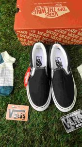 SEPATU ANAK SLIP-ON BLACK WHITE CLASIK MADE IN VIETNAM SEPATU ANAK LAKI LAKI SEPATU ANAK PEREMPUAN SEPATU SEKOLAH