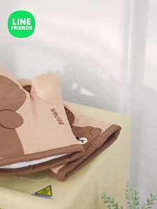 [Line Friends] ถุงมืออบพิเศษสำหรับเตาอบไมโครเวฟป้องกันการลวกหนาทนต่ออุณหภูมิสูงและฉนวนกันความร้อน