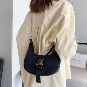 IELGY All-match Nylon cloth One shoulder Crossbody Womens bag Black Underarm Fashion Zipper bag