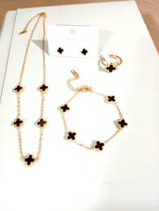 PROMO SET PERHIASAN  TITANIUM DEWASA BUNGA CLOVER HITAM ANTI KARAT DAN ANTI LUNTUR