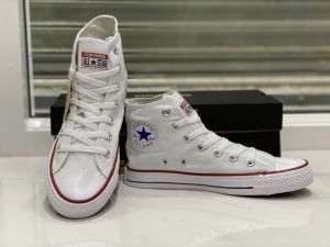 ลงเท้าหุ้มข้อ รุณ Converse all star Classic มีไซส์ 36 ถึง 45 มีหลายสีให้เลือก (10สี) รับประกันสินค้าสินค้าถ่ายจากรูปจริง