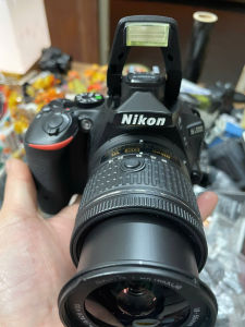 Máy ảnh Nikon D5500 kèm ống kính 18-55 màn xoay lật có wifi