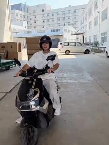 AE3C Certified motorcycle and electric vehicle helmet for men summer sun protection suitable for all seasons with retractable visor windproof and rainproof for women