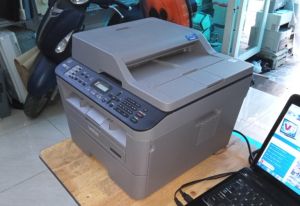 Máy In Đa Năng Văn Phòng ( In 2 mặt A4  A5 Qua Wifi Tốc Độ Cao /Photo/Scan Mặt Gương -Khay ADF ) - Brother 2701DW( Kèm Hộp MựcDây NguồnCáp in Mới)