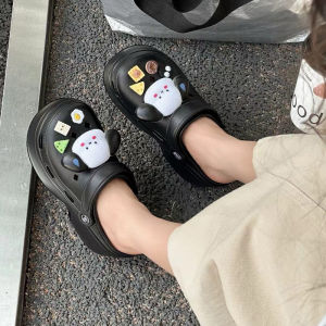 QXshop พร้อมส่ง โกดังไทย รองเท้าแตะหัวโตแฟชั่นสุดฮิต มีตัวการ์ตูนติดแถมให้ด้วยน๊า เซ็ตนี้บอกเลยว่าน่ารัก และคุ้มม๊าก มีให้เลือกถึง 5 สี สวย คุ้มขนาดนี้ รออะไร สั่งเลยยย