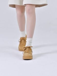 รองเท้าผ้าใบผู้หญิง Jeep ใหม่ ฤดูใบไม้ผลิ รองเท้าผู้หญิงพื้นหนาเพิ่มความสูง รองเท้าผ้าใบหนังสีเหลืองอเนกประสงค์