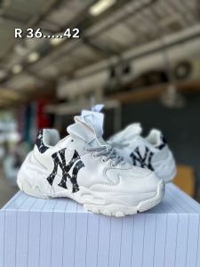 รองเท้าผ้าใบสําหรับผู้หญิงกับผู้ชาย พื้นสูง 6cm ไซส์ 36--42 (เผื่อหนึ่งไซส์จากไซส์มาตรฐาน) มีหลายสีพร้อมส่ง