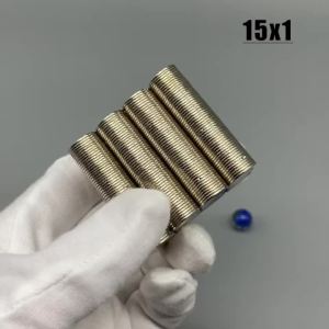 10/50/200/500 ชิ้น แม่เหล็กกลมบางขนาด 15x1 มม. สำหรับตู้เย็น งานฝีมือ ไวท์บอร์ด ตู้เย็น DIY อุปกรณ์สำนักงาน 15*1 มม.