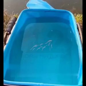 Folding Fishing Bucket Live Fish Bag Oxygen Pump Outdoor Sports Fishing Tackle  Fish Storage Bag Baldi Memancing