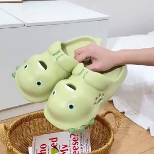 [Free Shipping] 2025 New Thick-Soled Closed-Toe EVA Milk Dragon WomenS Summer Outdoor Non-Slip Parent-Child Beach Sandals