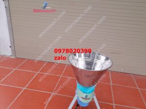 Máy băm rau bèo phễu hình tròn bằng inox  công suất 550w