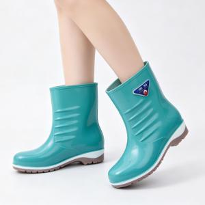 Trendy Short Shiny Rain Shoes Women Waterproof Easy Wear Rain Season Daily Boots