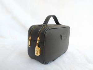 Túi cầm tay Titleist khóa số - Chất liệu da cao cấp