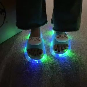 New Summer Glowing Slippers For Women Non-Slip Outdoor Wear Flashing Lights CoupleS Night Light Best FriendS Shoes