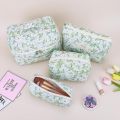 Set Beg Solek Berkuilt Beg Solek Besar Kapas Beg Kosmetik Perjalanan Estetik untuk Wanita Beg Kelengkapan Mandi Beg Solek Bunga Comel (Gardenia). 