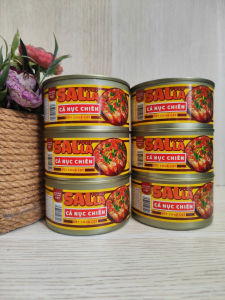 Combo 5 lon cá nục sốt chua cay Salla mỗi lon 190g hỗ trợ tiêu hóa nhờ chất xơ từ cà chua đồng thời mang lại sự tiện l