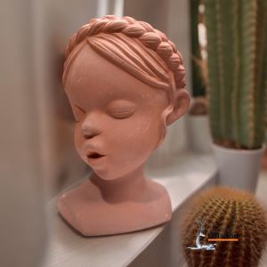 Chậu Gốm Đất Nung Hình Cô Gái Tóc Bím - Gốm Sứ Sân Vườn - GSSV