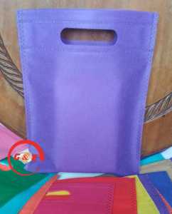 (Model OvaL) 10 Pcs Tas Kain Spunbond Uk 25x35 cm Goodiebag Belanja  Bingkisan Souvenir Snack Ultah