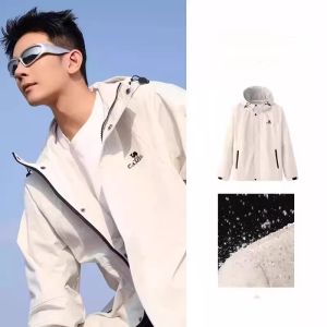 Camel Mens Anti Splash Hiking Jackets Outdoor Hooded Sports Windbreakers