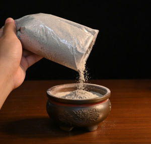 Tro Nếp Bốc Bát Hương Bát Tràng Sản Phẩm Được Đốt Từ Rơm Và Đóng Gói Cẩn Thận
