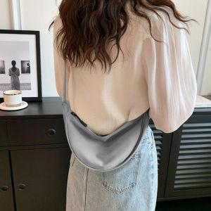 Wulove พร้อมจัดส่ง กระเป๋าสะพายคาดอกแฟชั่น สวยดีไซน์ทันสมัยแนวสปอร์ต ใส่ของจุกจิกได้ รูปทรงกระทัดรัดพกพาสะดวก สีสวยเข้าได้กับทุกชุด ปรับขนาดไซซ์ได้ตามต้องการ ราคาสุดคุ้ม