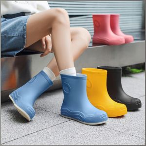 รองเท้าบูทกันฝน สะดวกสบาย รองเท้ากันฝนปานกลาง ทําให้ขาของคุณเรียวขึ้น กันน้ำ กลางแจ้ง ดูผอมลง