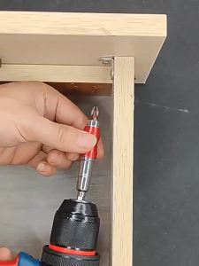 อะแดปเตอร์แม่เหล็กแบบหกเหลี่ยม อะแดปเตอร์ล็อคตัวเอง สว่านไฟฟ้า ไขควง ขยายการแปลงบิตอย่างรวดเร็ว แท่งต่อขยายสากล