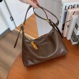 Tas Bahu Wanita Import Kapasitas Besar Shoulder Bag Cewek Simple Tas Wanita Crossbody Bag Cewek Kulit Pu Black dan Coffee 228222 2822