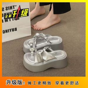 Free Shipping Korean-Style Platform Sandals With A Thick Sole Perfect For Pairing With Dresses Featuring Fashionable Rhinestone Embellishments And A Toe-Post Design New WomenS Style
