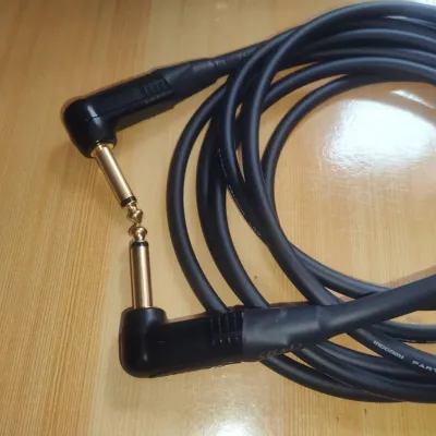 Mogami Guitar Cable with Black and Gold Neutrik Plugs