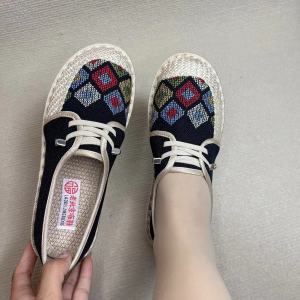 2025 Embroidered MotherS Cloth Shoes Comfortable Soft Sole Slip-On Ethnic Style WomenS Shoes Lightweight And Breathable