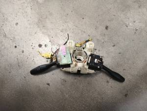 สวิทช์ยกเลี้ยว MITSUBISHI CEDIA อะไหล่มือสองญี่ปุ่น ของแท้ พร้อมส่งในไทย