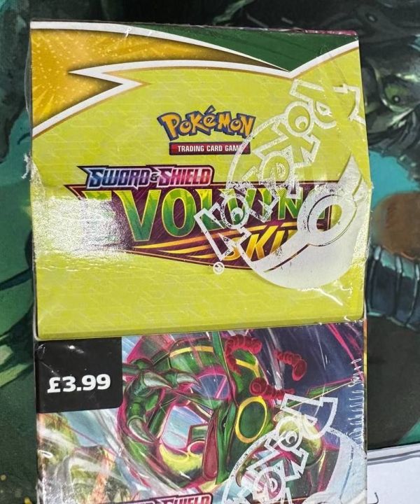 damaged pokemon booster box Sword & Shield Zacian Elite Trainer Box main image 1
