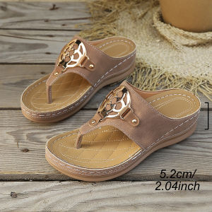 [Free Shipping] Summer New Sandals With Metal Buckle And Four-Leaf Clover Design Fashionable And Available In Large Sizes Flat-Soled Flip-Flops