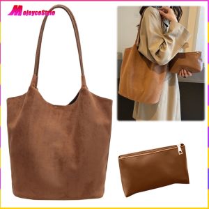 Chic Women Shoulder Bag Faux Suede Crossbody Purse for Casual Outings and Business Trips in Elegant Design