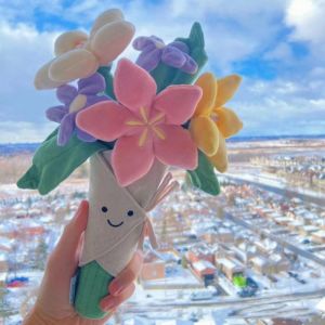 BEIBEI ถือดอกไม้ ดอกไม้ถือด้วยมือ ผ้าฝ้ายพีพี ตลกๆ พืชอวบน้ำกำมะหยี่ทิวลิป ตุ๊กตาเด็กใส่สบาย ดอกไม้ประดับดอกไม้ ของเล่นตุ๊กตากระถางทิวลิป เครื่องประดับห้องตกแต่ง