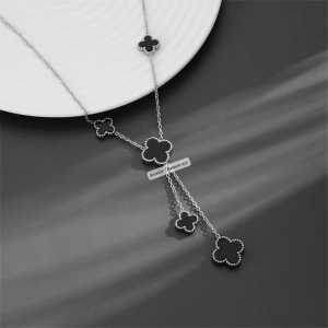 KALUNG TITANIUM 4-5 BUNGA HITAM STYLE WANITA KOREA ANTI KARAT & ANTI LUNTUR (COD)