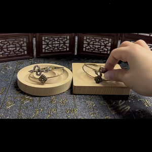 Có thể điều chỉnh Brass Vòng đeo tay dạng lắc có tính năng thiết kế hoa hồng và lung linh khảm cổ điển cho phụ nữ