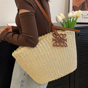 Túi Cói Vintage 2 Quai Phối Tag Gỗ Treo