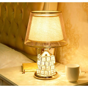 【garansi 10 tahun】Lampu meja modern kristal mewah yang modern lampu meja samping tempat tidur lampu meja hias lampu samping tempat tidur hadiah pernikahan hadiah ulang tahun IKEA Lampu meja Eropa sederhana dan hangat