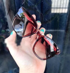 [HCM][SALE KHỦNG+Ảnh Thật]Kính Mát Nữ Thời Trang Thiết Kế Sang Trọng Quý PháiTròng Mắt Nâu Đẹp Say Đắm Khó Quên