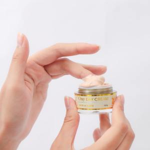 OxyGlow Day Cream Pelembab SPF 15 UV Filter Krim Siang Whitening BPOM Halal