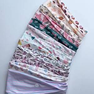 New and popular headbands with printed designs featuring sweat-absorbing wide-brimmed breathable fabric and elastic bands to prevent the mask from slipping
