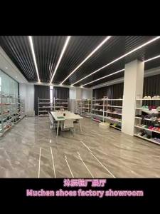 [FreeShipping] 2025 Summer New Womens Shoes: Rivet Bow Flat Non-Slip Sandals Jelly Rubber Shoes Beach Shoes